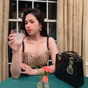 Meet your Posher, Victoria